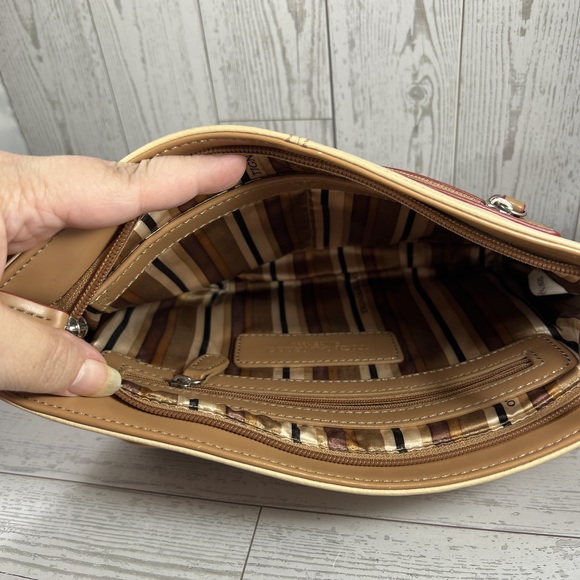 Cream & Brown Tignanello Handbag Crossbody Two Tone Multiple Pocket Classic Chic - Picture 7 of 11